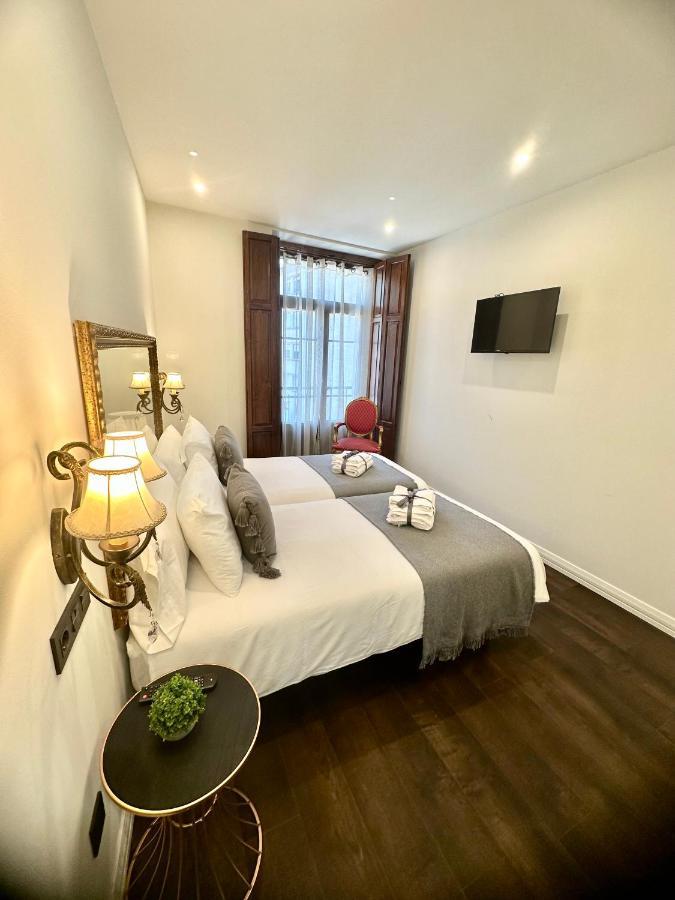 Claren'S Boutique Rooms Cangas De Narcea Extérieur photo
