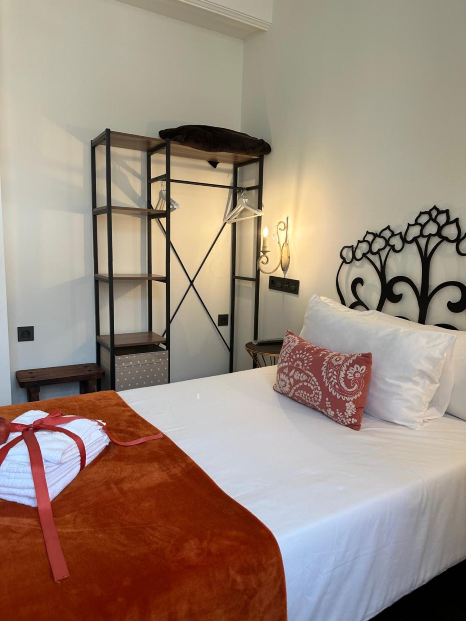 Claren'S Boutique Rooms Cangas De Narcea Extérieur photo